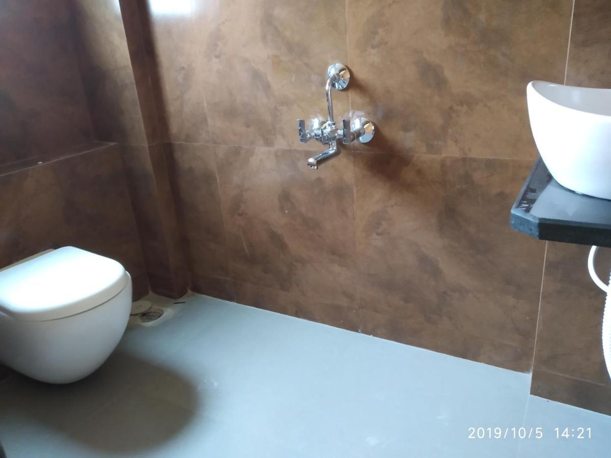 Lotus Hotel Nagaon Beach Alibag Luaran gambar