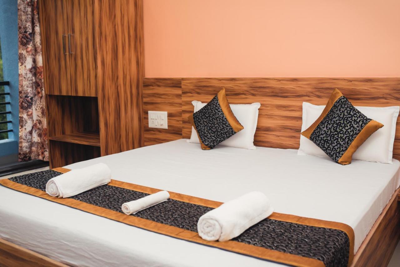 Lotus Hotel Nagaon Beach Alibag Luaran gambar
