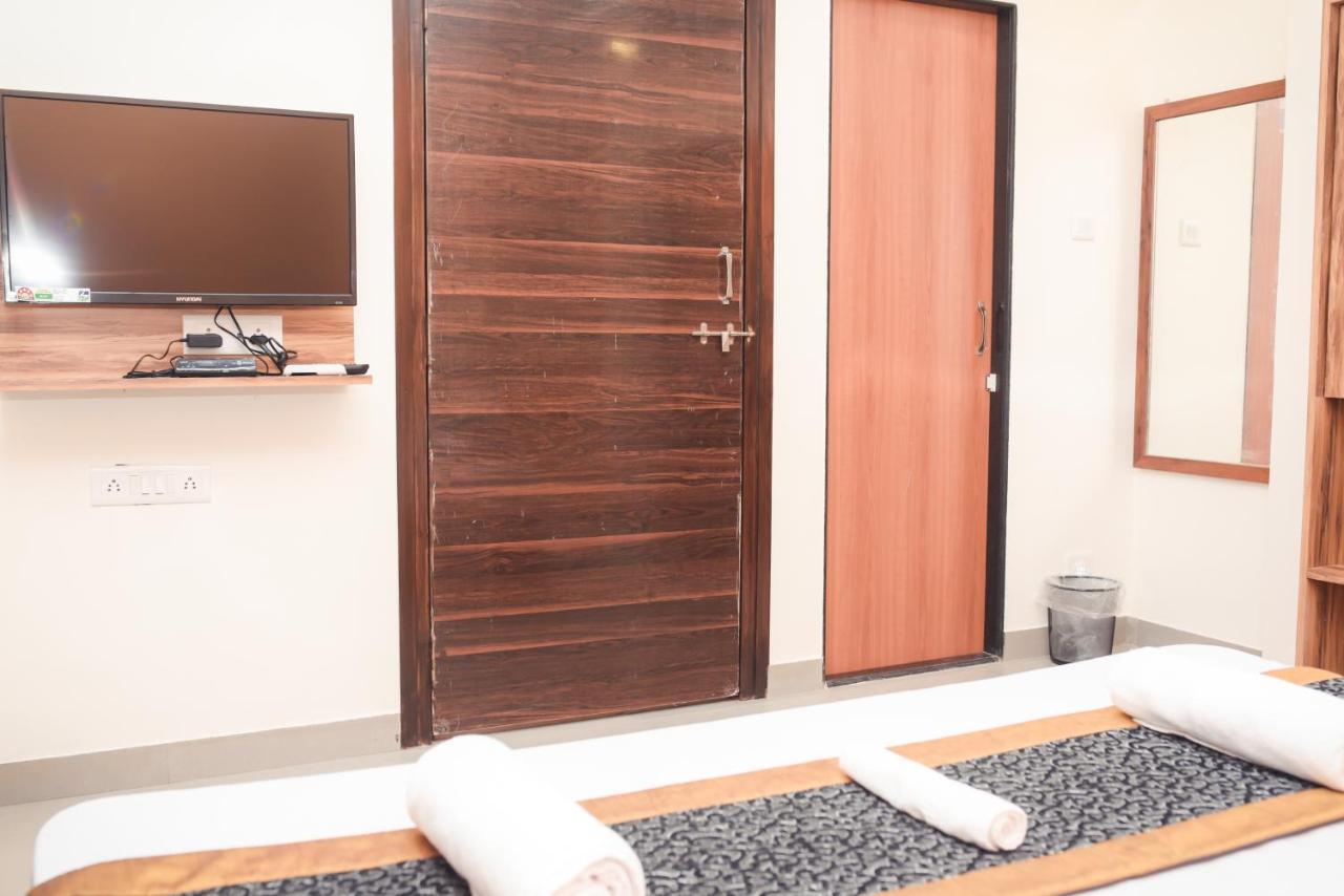 Lotus Hotel Nagaon Beach Alibag Luaran gambar